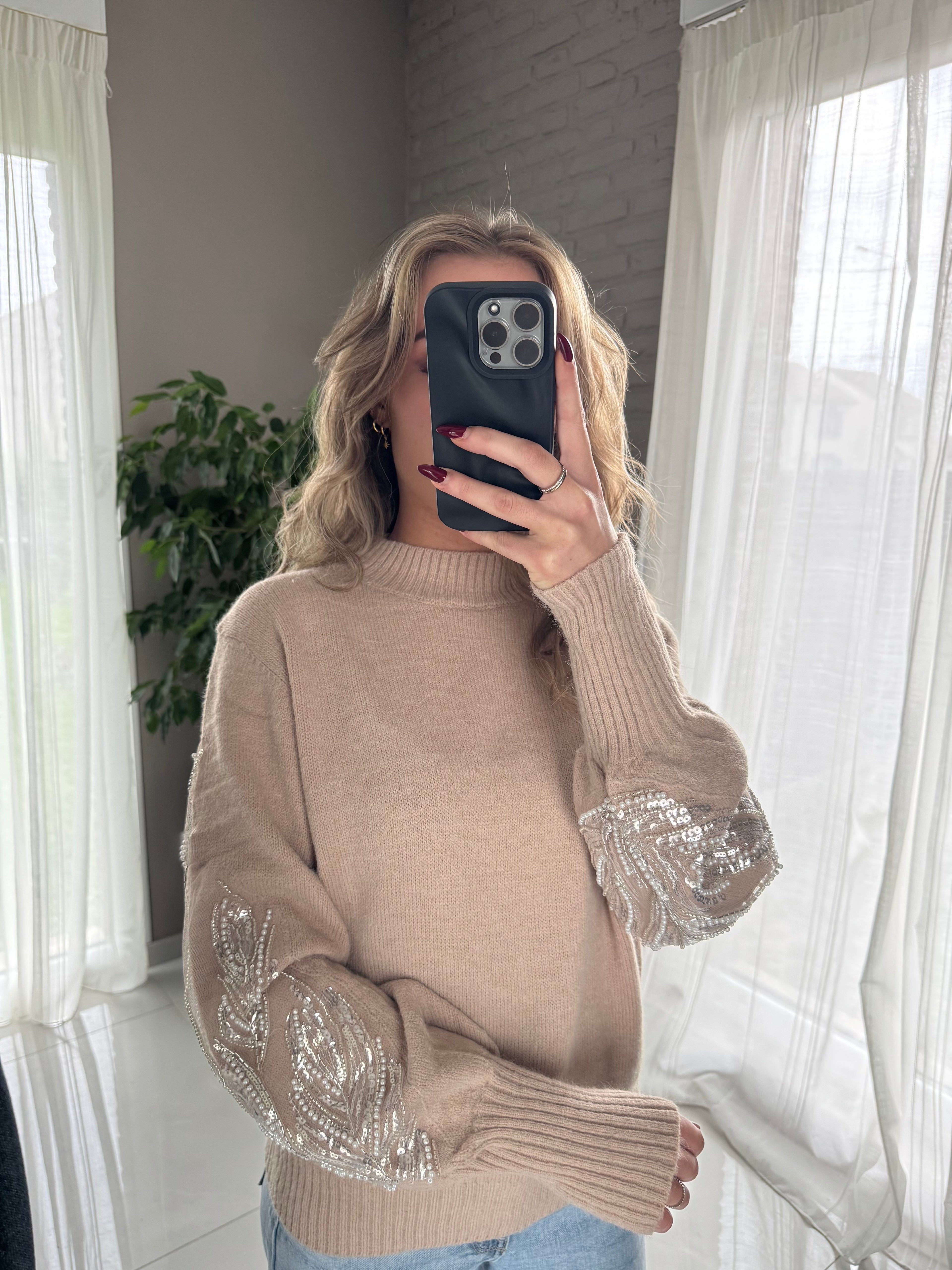 Pull taupe détail manche